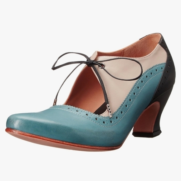 John Fluevog Wonders Lyra Brogue Lace-Up Pump - Picture 10 of 13